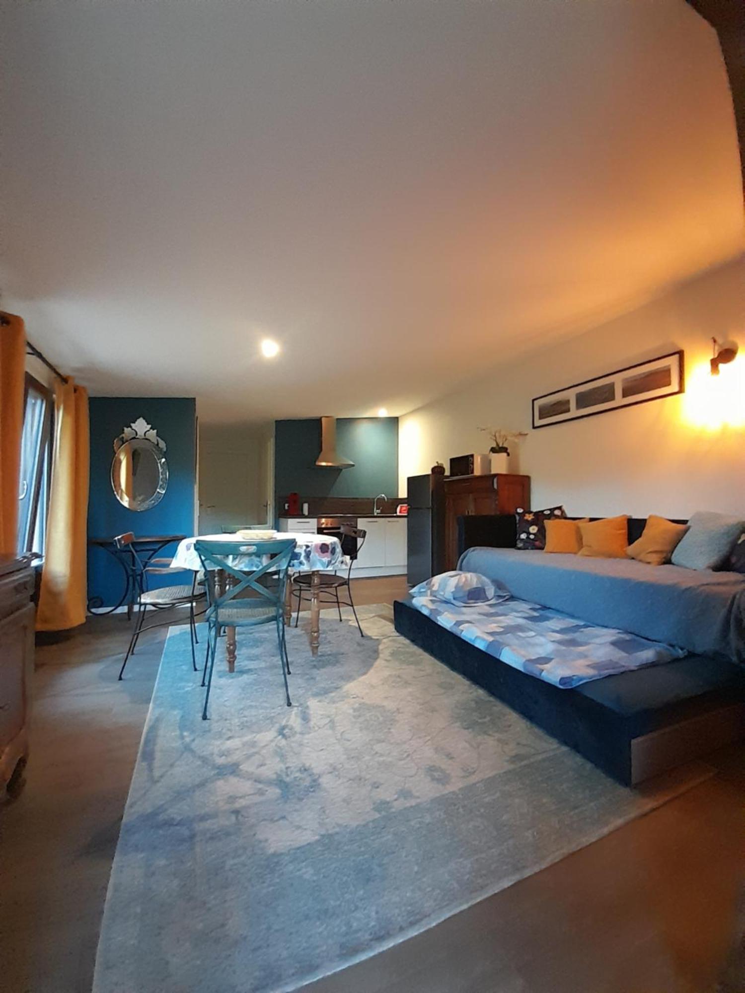 Les Du Chateau De Werde Country house